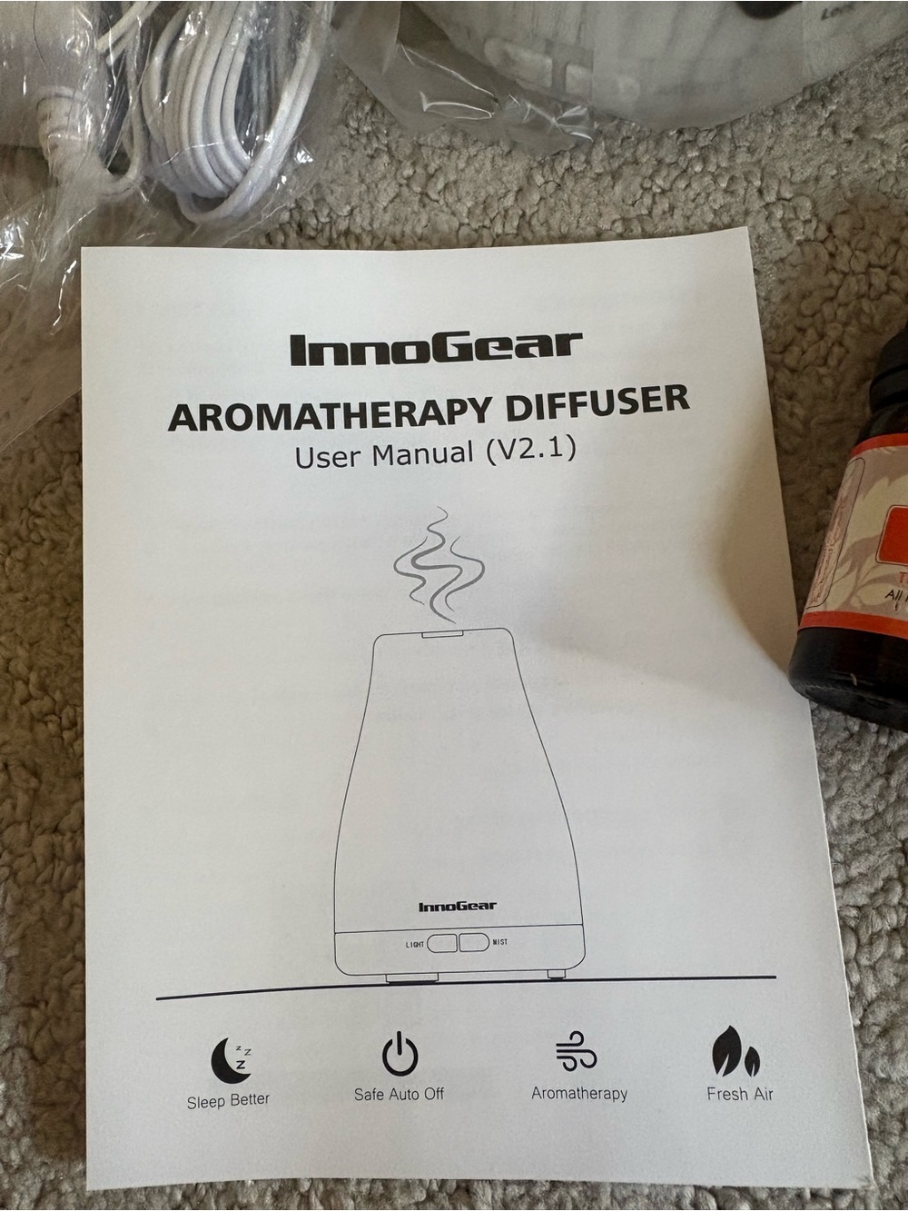 Aromatherapy diffuser and oils - Picture 4 of 7